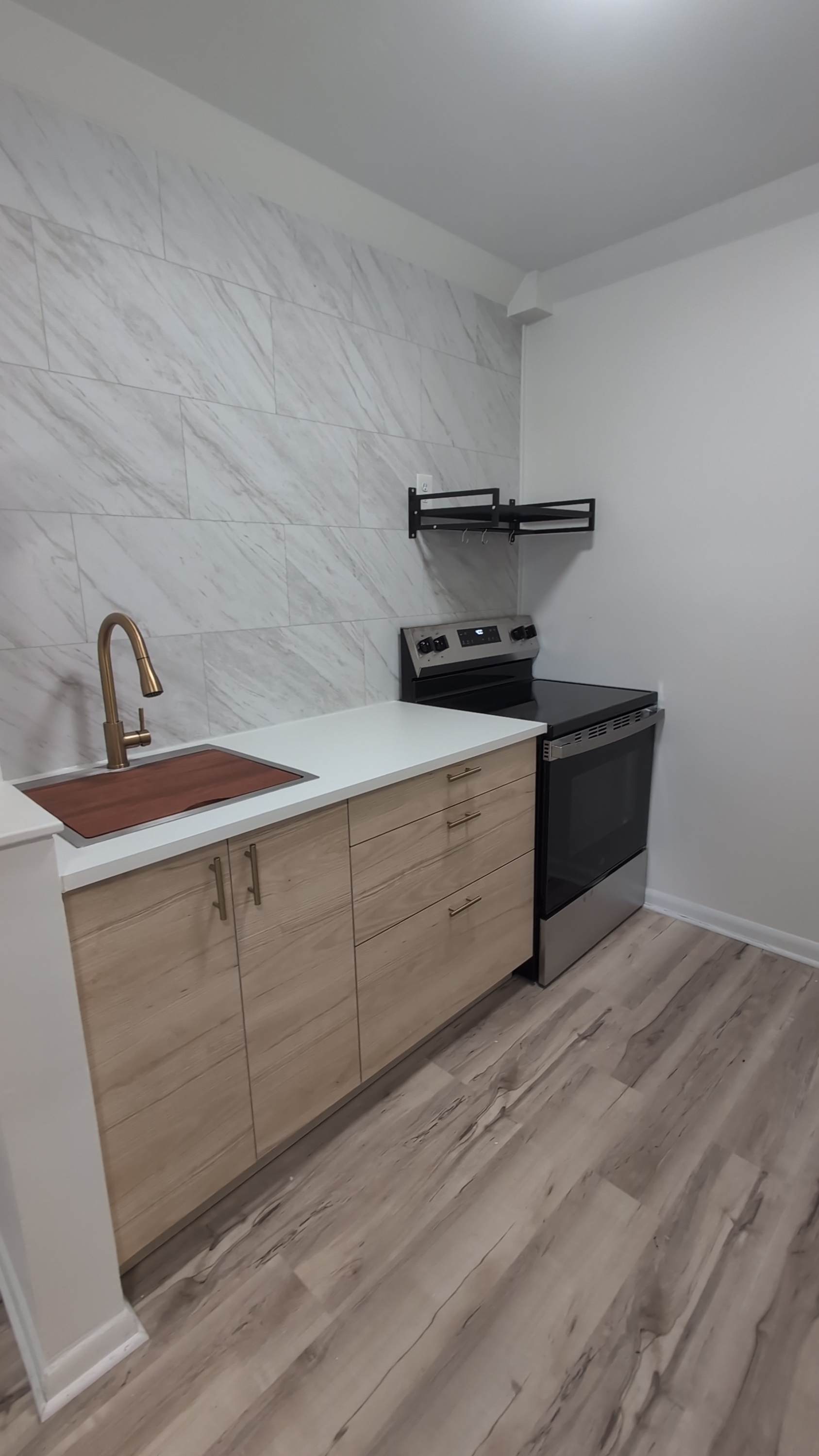 415 Grandin Avenue - B